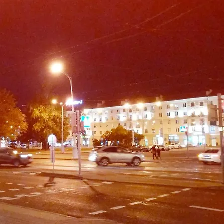 Apartnet. центр у метро - золотая горка Apartament *