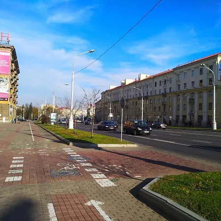 Apartnet. центр у метро - золотая горка Apartament *